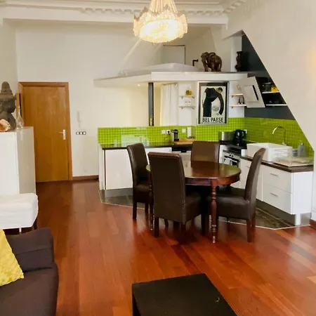 1 Bed Sleeps 4 Mezzanine -wifi -tv * Parigi
